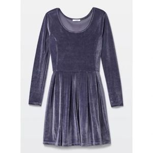 Aritzia Talula Lambeth Velvet Dress
